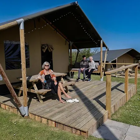 Little Pig Glamping